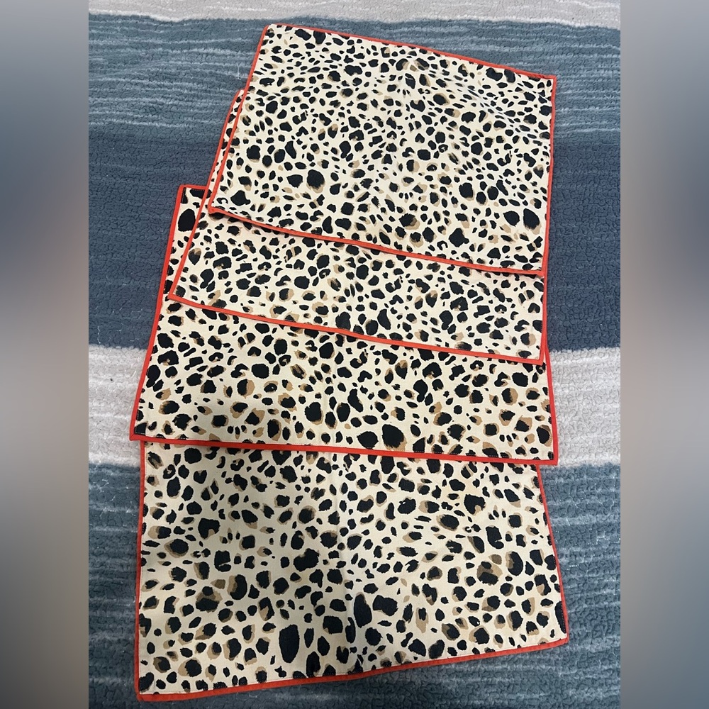 Isaac Mizrahi live placemats